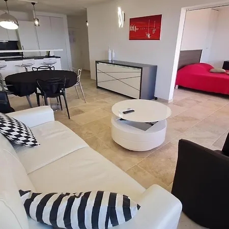 Clos De La Madrague 311 *