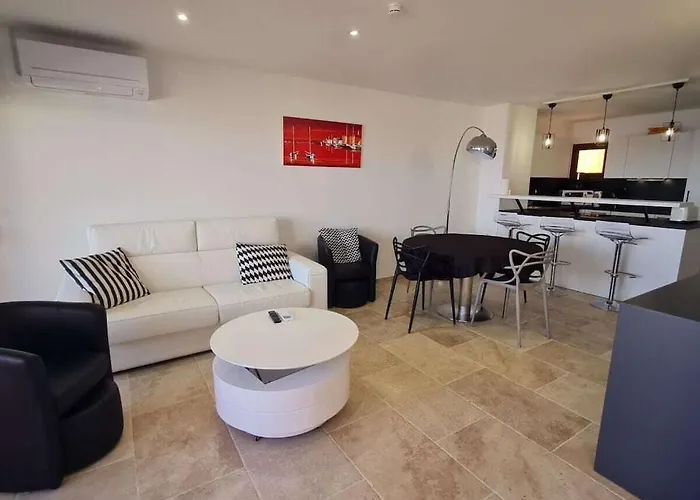 Clos De La Madrague 311