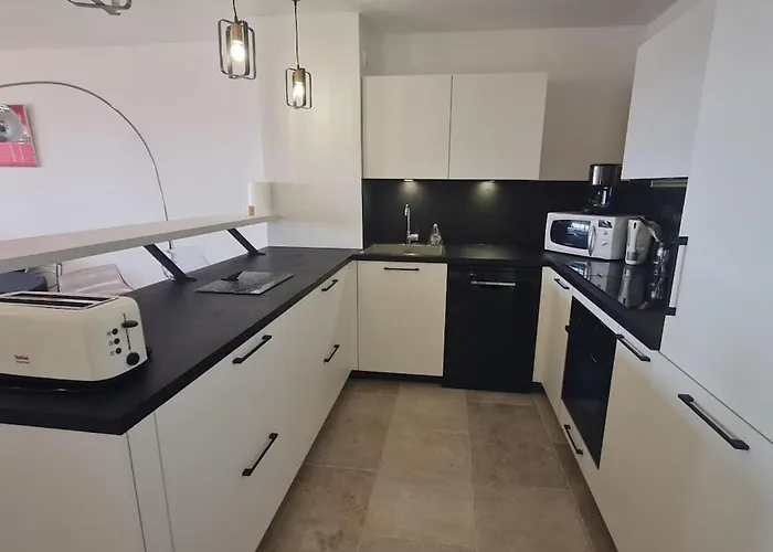 Clos De La Madrague 311 * סן-מקסים