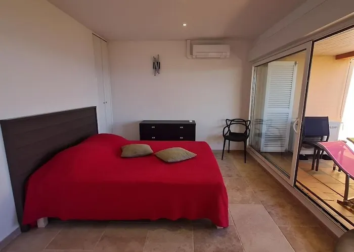 בית נופש Clos De La Madrague 311